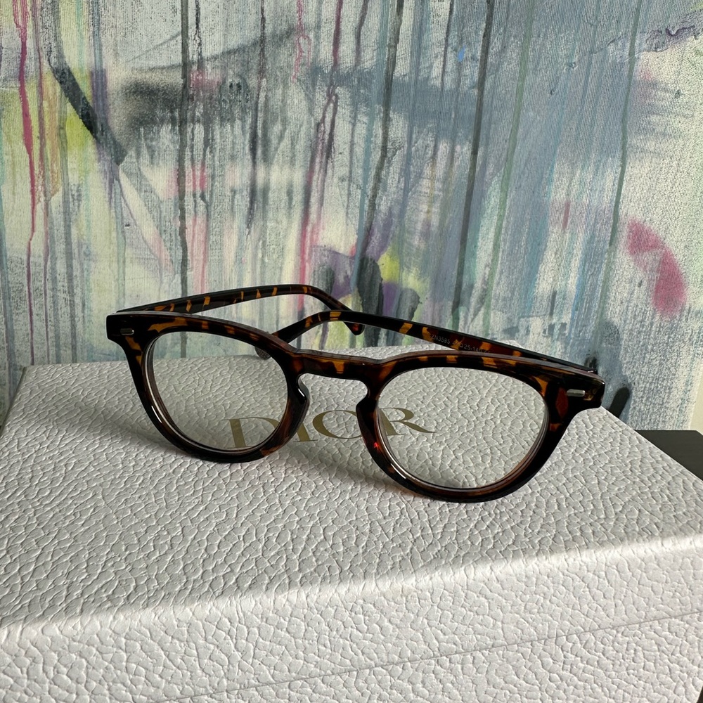 Tortoise Shell Transparent Glasses - Picture 2 of 4